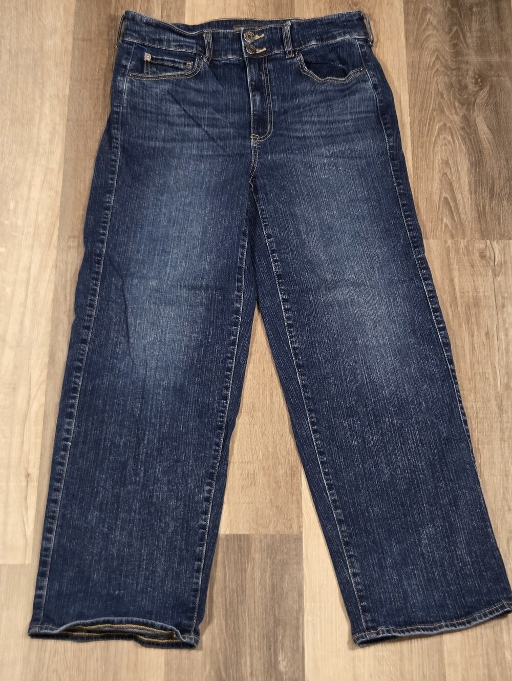 Torrid Super Soft "Feel the Fit" Bombshell Wide Leg Casual Denim Jeans 10 SHORT